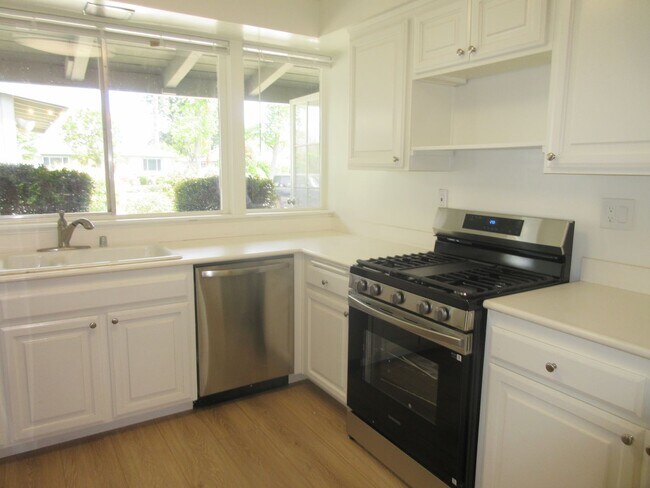 Foto del edificio - Book your appointment today for this cozy ...