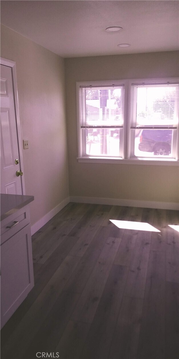 Foto del edificio - 8507 Fontana St