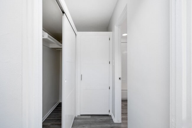 Interior Photo - 1253 Havenhurst Drive
