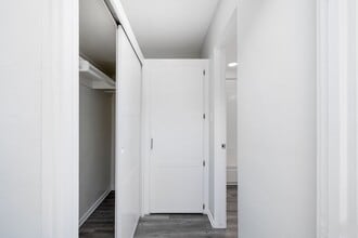 Interior Photo - 1253 Havenhurst Drive