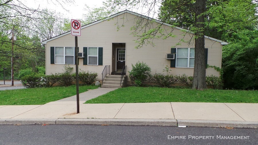 Primary Photo - 2 Bedroom 1 Bath in Allentown