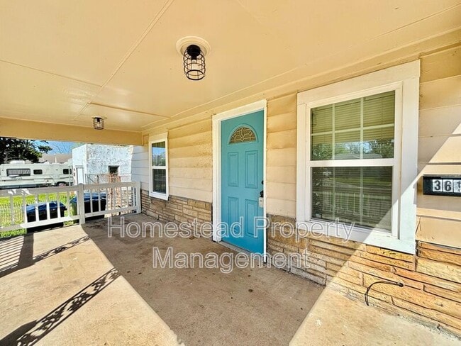 Building Photo - 3614 S Shartel Ave