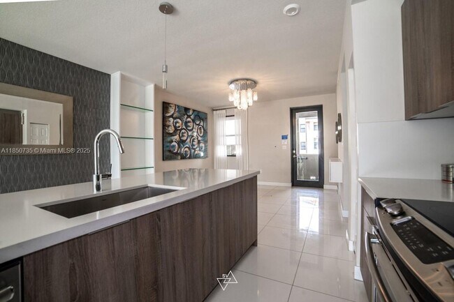 Foto del edificio - NW 104th Avenue 21, Doral, FL 33178