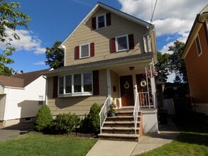 Building Photo - 67 4th Ave