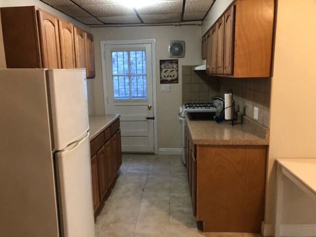 Building Photo - 56-10-56-84 84th St