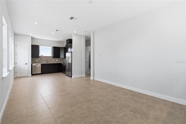 Foto del edificio - 13030 Stoddart Ave