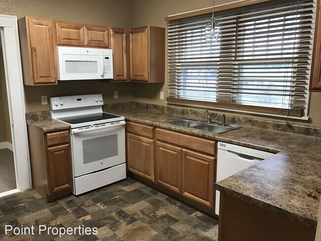 Building Photo - 3 br, 1 bath House - 240 E Clark St