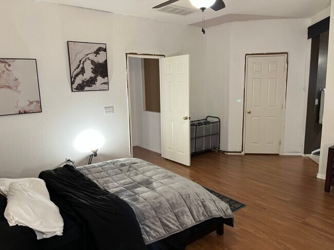 Foto del edificio - 12542 W Honeysuckle St