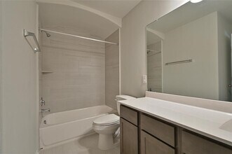 Building Photo - 2266 Garden Square Path