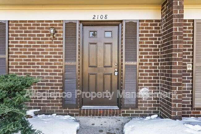 Foto del edificio - 2108 Monaghan Dr