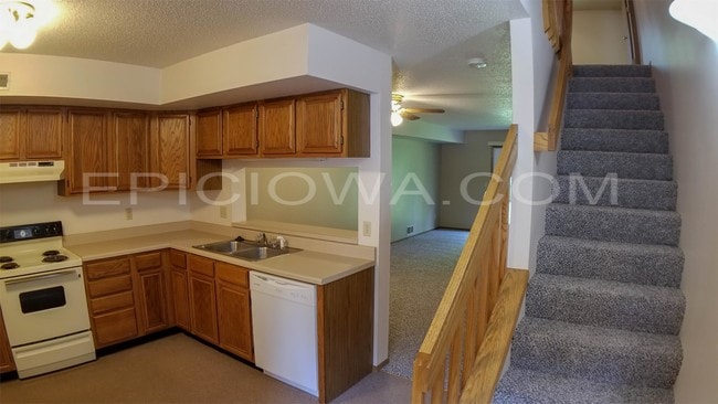 Building Photo - 1360 Daleview Dr