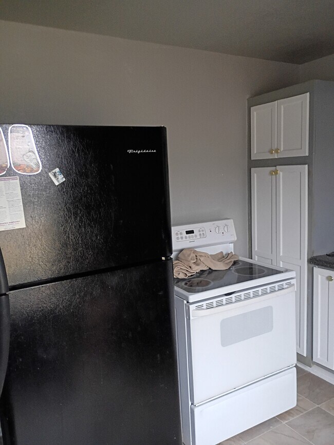 Foto del edificio - 613 Brook Dr