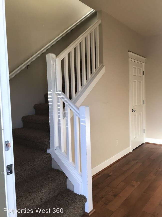 Foto del edificio - 4 br, 2.5 bath House - 5722 NE 48th St.
