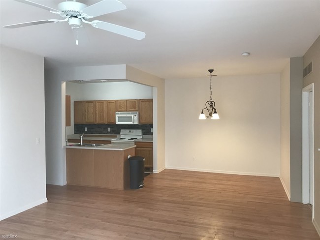 Foto del edificio - 2 br, 2 bath Condo - 11784 Farmington Rd