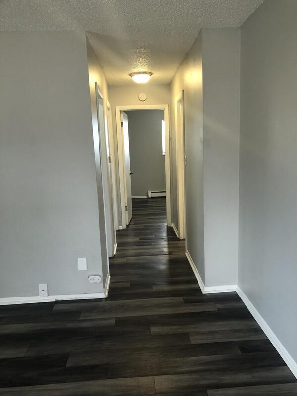 Building Photo - 319 University Dr