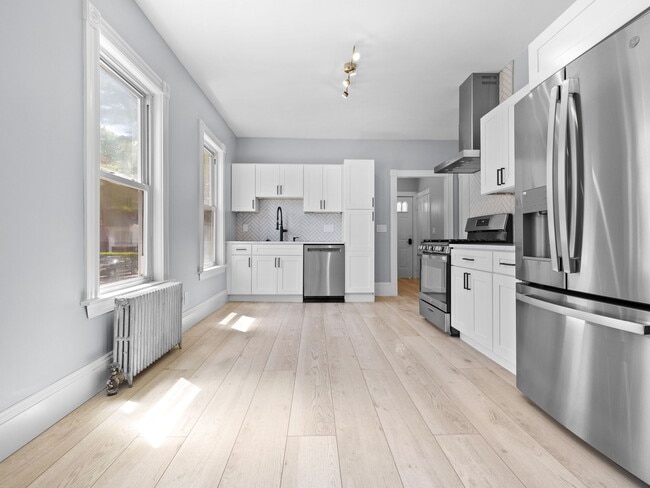 Building Photo - 39 Hancock St