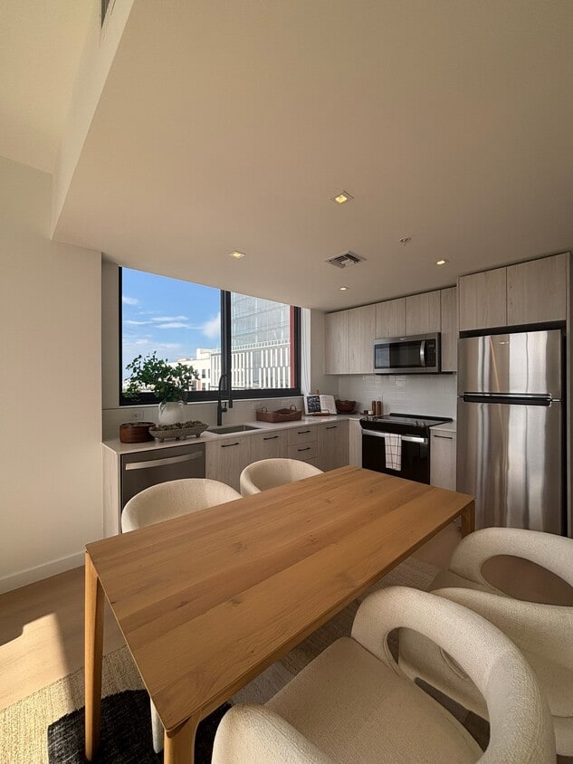 Primary Photo - 237 NW 31st St