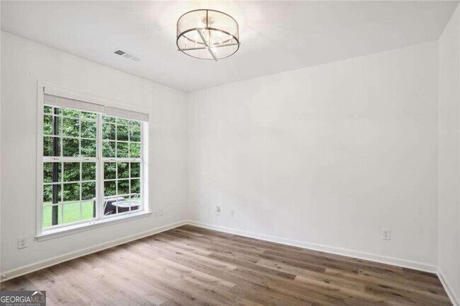 Building Photo - 1386 Thornborough Dr