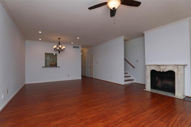 Building Photo - 298 Wilcrest Dr
