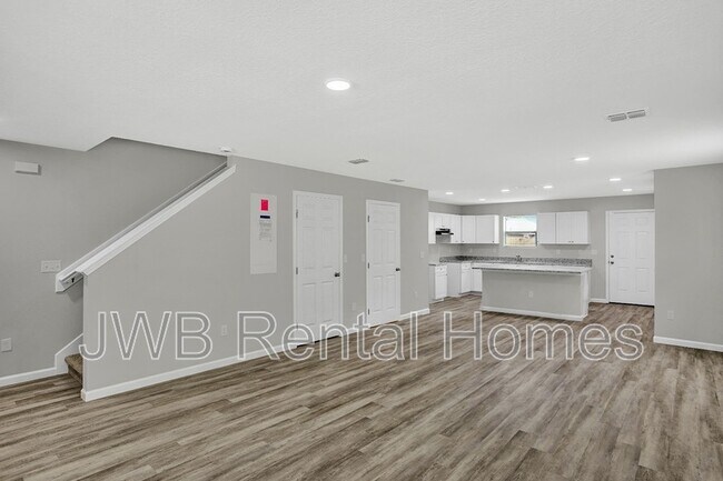 Building Photo - 2134 Clemente Dr