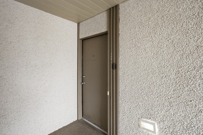 Building Photo - 3106 E 27th Ave