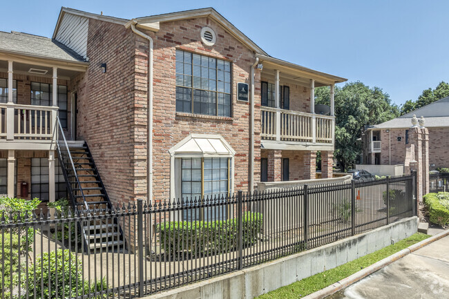 2255 Braeswood Park Dr - Alternate - Braeswood Park Condominiums