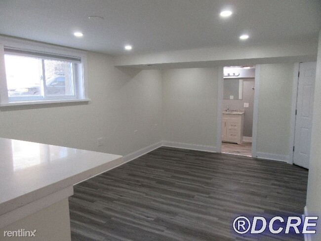Foto del edificio - 5121 N Western Ave