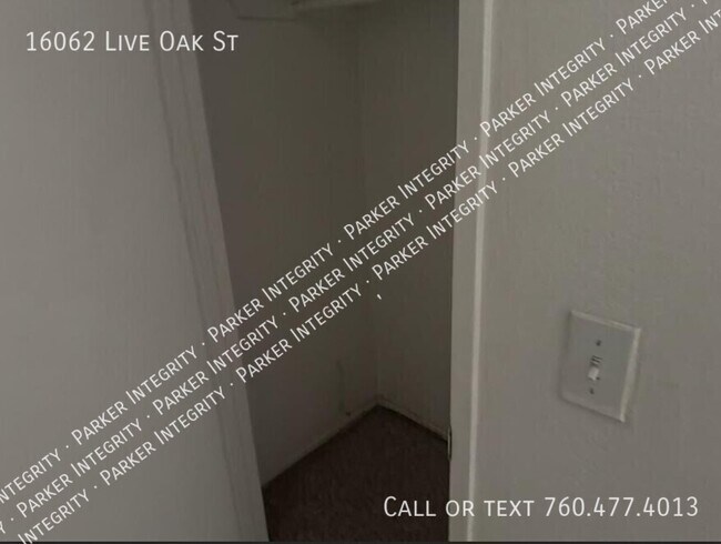 Foto del edificio - 16062 Live Oak St