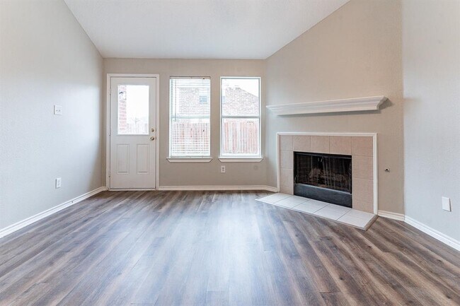 Building Photo - 2000 Natchez Dr