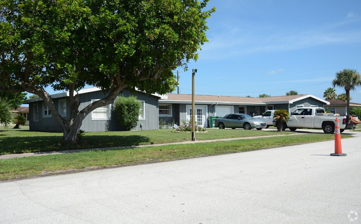 Foto principal - Satellite Shores Community