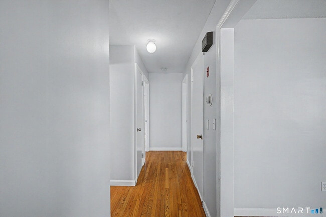 Foto del edificio - 22 Treat Ave