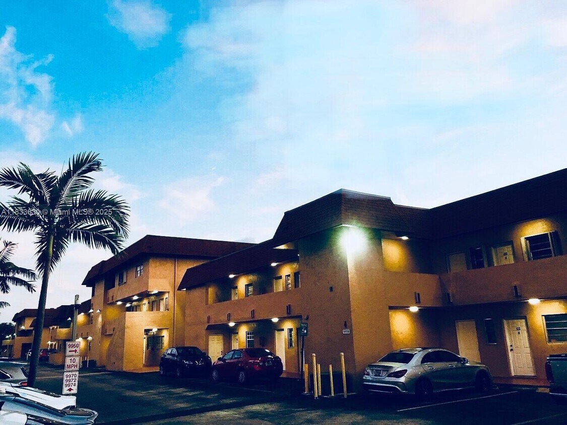 Primary Photo - 9970 SW 88th St