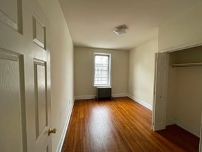Building Photo - 425 N 36th St