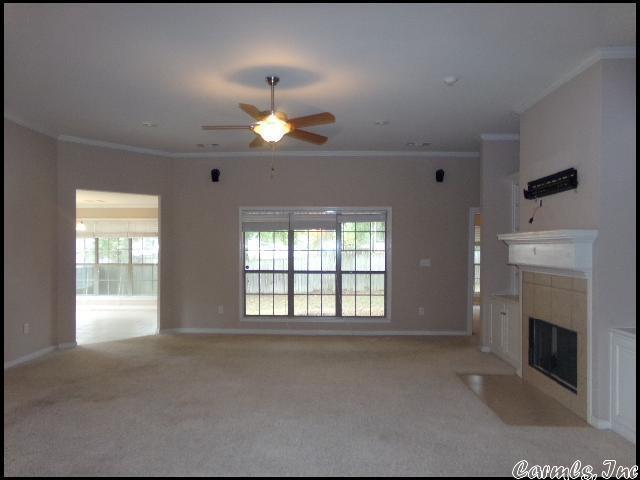 Foto del edificio - 303 Hidden Meadows Dr