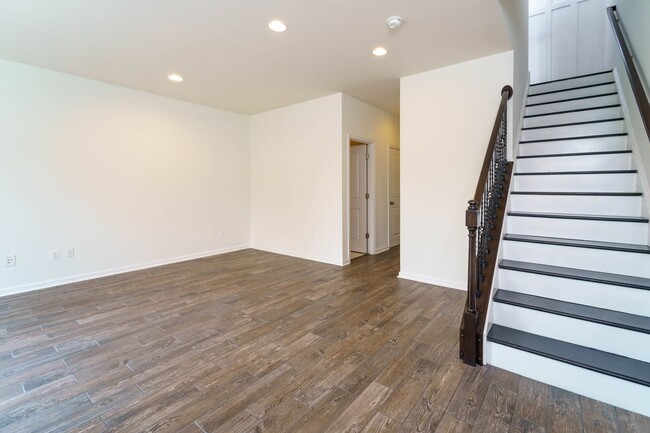 Foto del edificio - 3 bedroom 3 bath townhouse in Brambleton