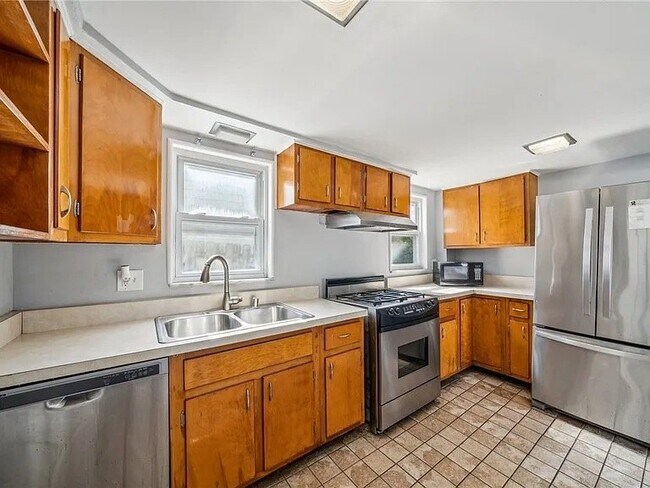 Foto del edificio - 5742 Verona Rd