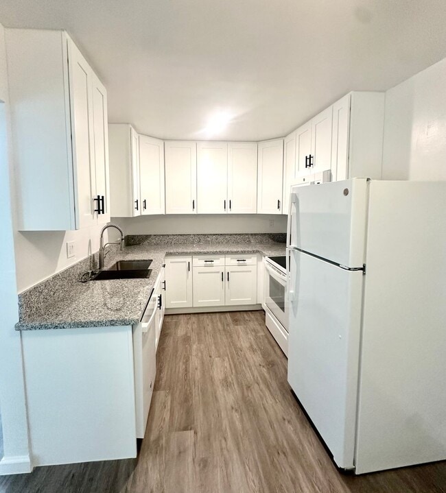Interior Photo - EP