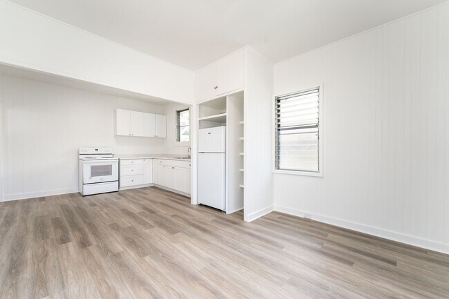 Building Photo - One-Bedroom Cottage- 1816 Citron Street #C
