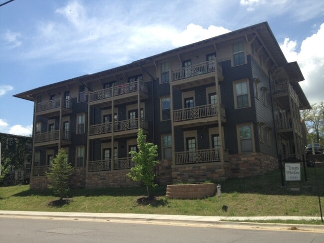 Building Photo - 705 W Douglas St