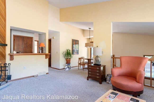 Building Photo - 2 br, 2 bath House - 2402 Fairgrove Street
