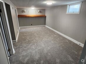 Building Photo - 4901 Circle Dr