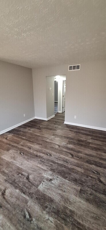 Building Photo - 4815 Saddlebrook Lane