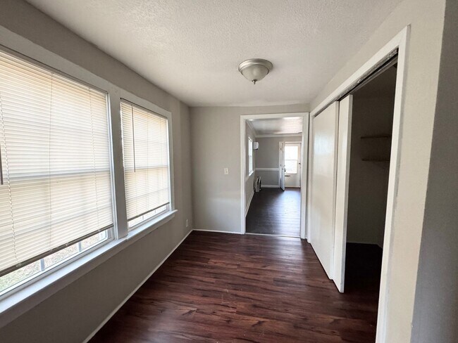 Foto del edificio - 146 Smith Corner Rd