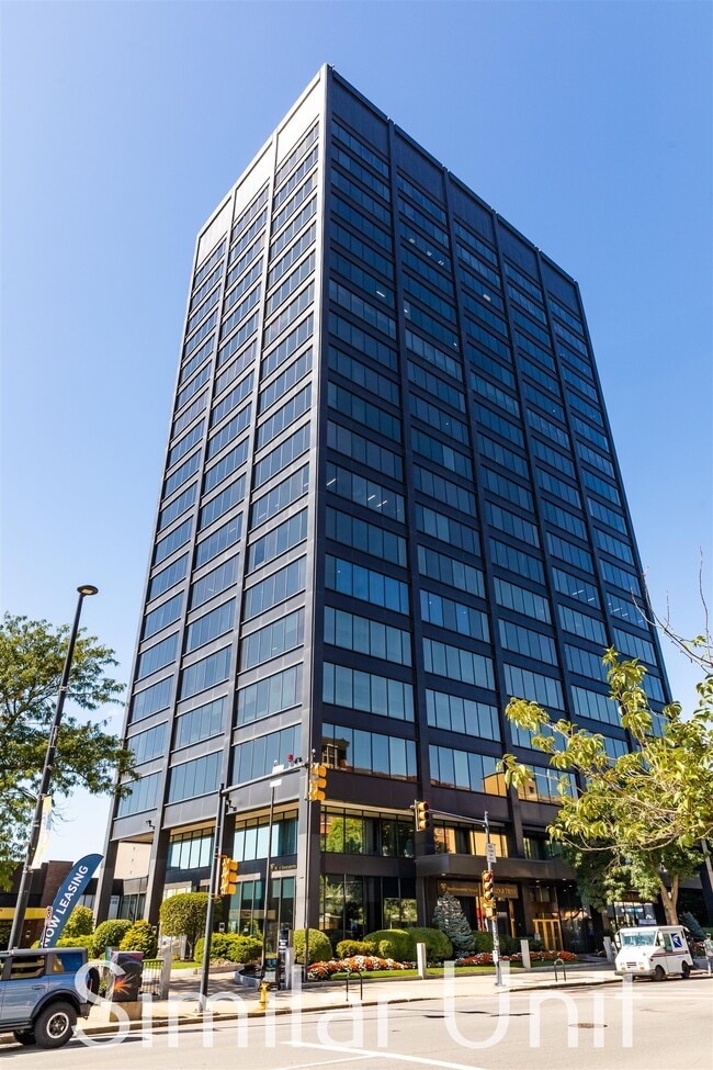 Building Photo - 1000 Elm St Building Photo - 1000 Elm St