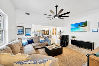 Building Photo - 10755 Clara Ln