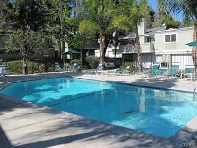 Foto del edificio - 22137 Burbank Blvd