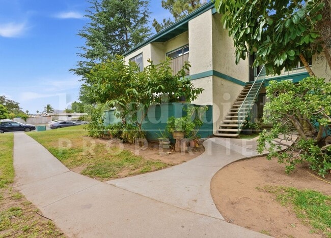 Building Photo - 1811 E Grand Ave