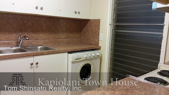 Building Photo - 1624 Kanunu St