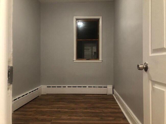 Building Photo - 579 Avenue A