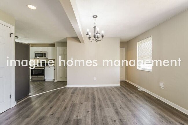 Building Photo - Recently Renovated 3 Bedroom Single Family...